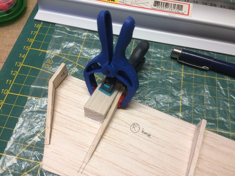 068 aileron hinge block at Eb position.jpg