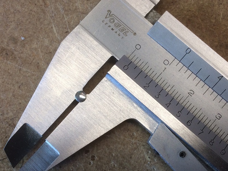101 Robart super hinge 1.5mm diam pin.jpg