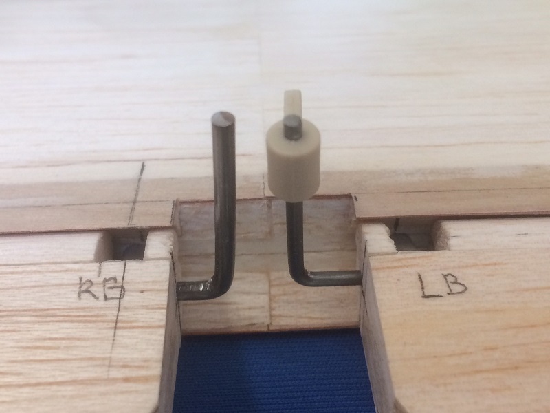 107 two control arms left 2.5mm right 2.0mm.jpg