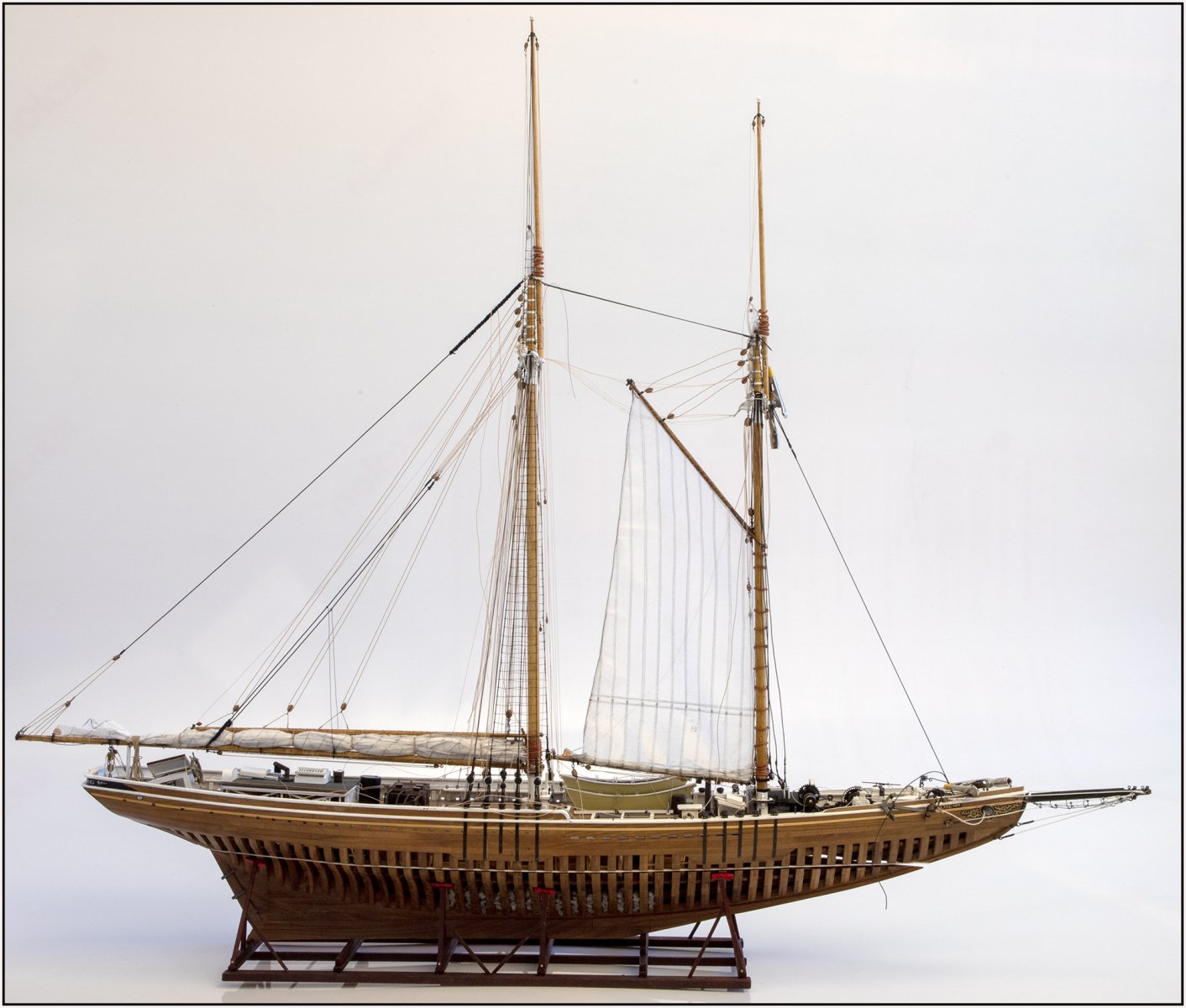 1079 FrontMast.jpg