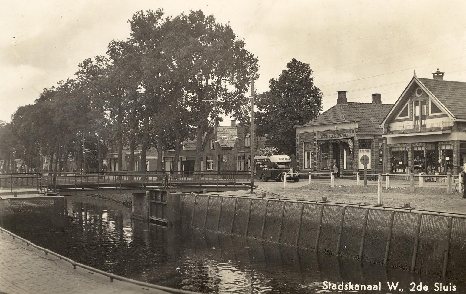 1948 Stadskanaal 2e sluis.jpg