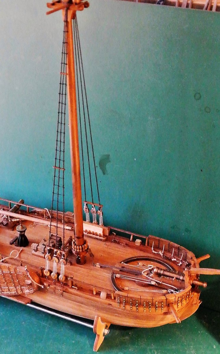 3) op boot.JPG
