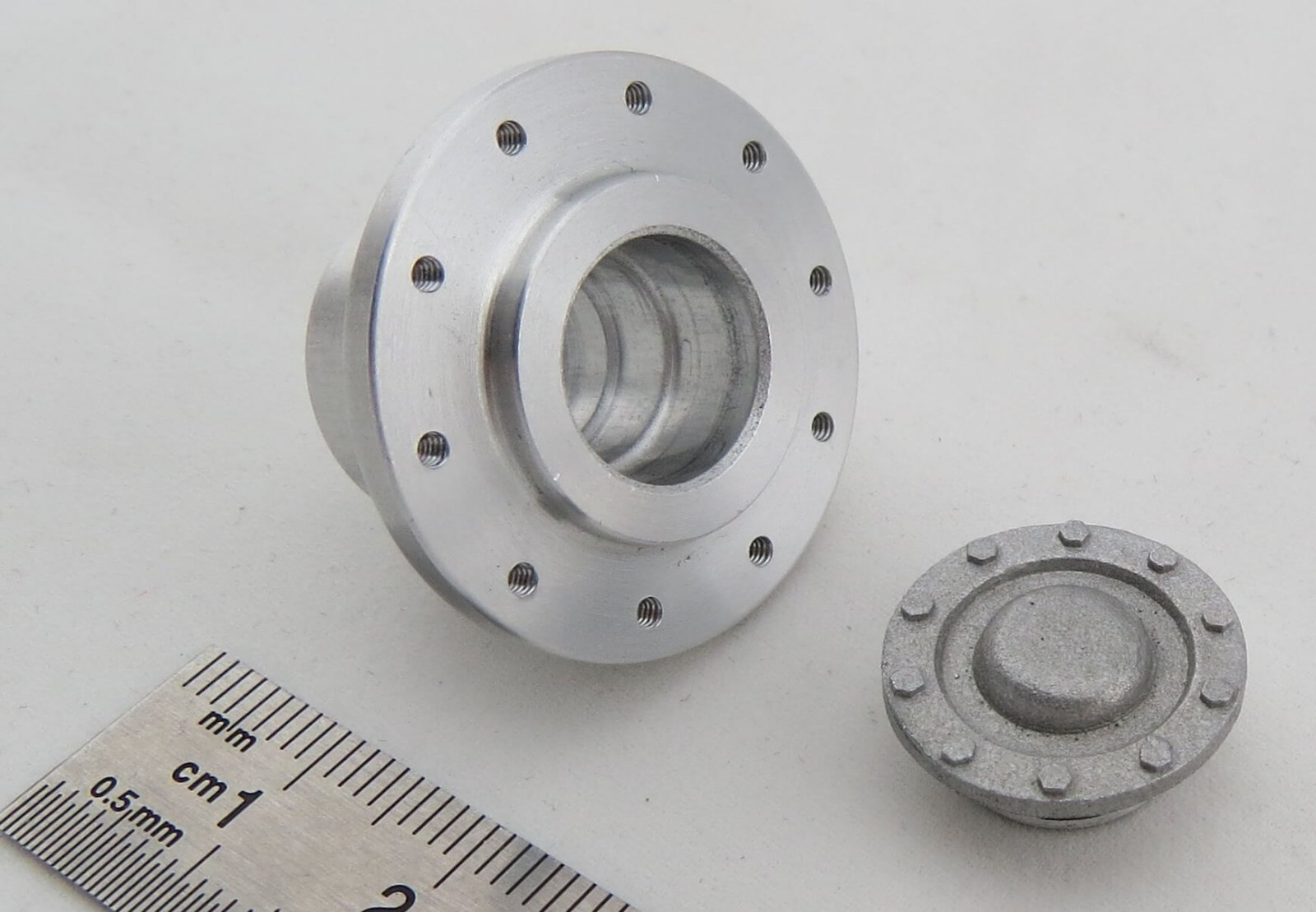 4445-4_Vorderradnabe-mit-Deckel-Alu-Lochkreis-25mm-10x.jpg