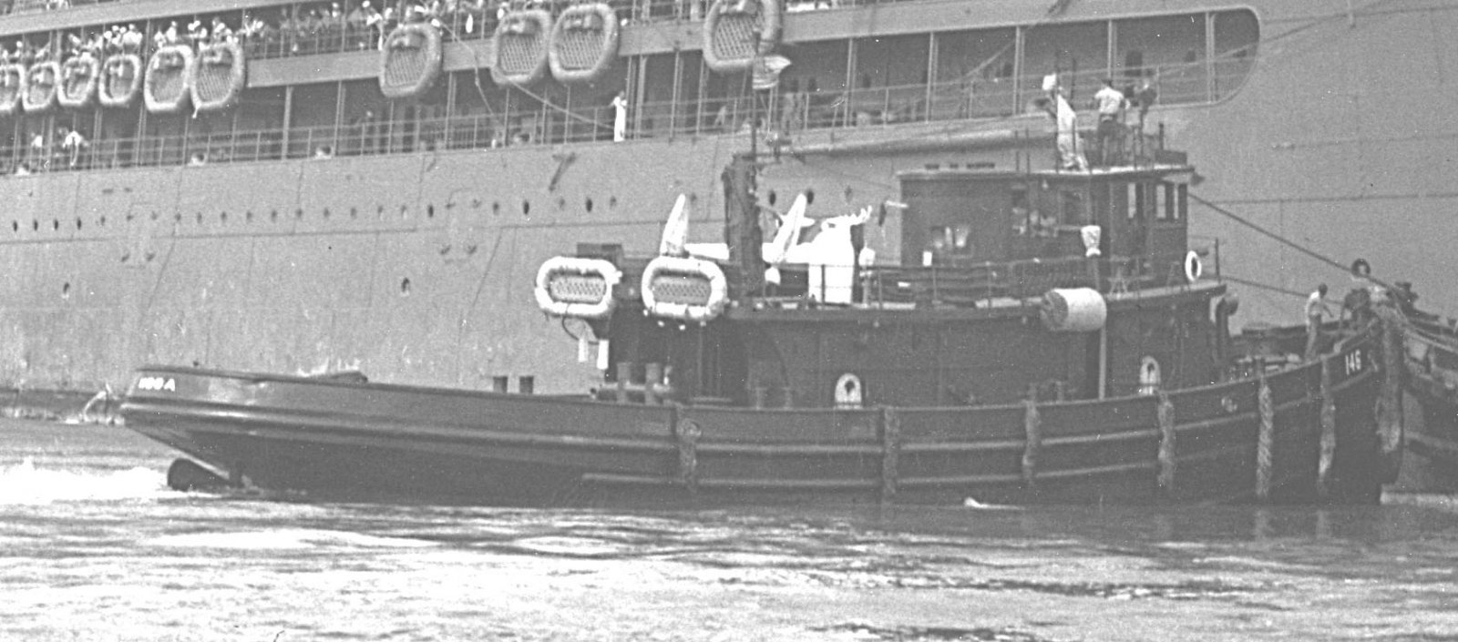 80-G-312058.jpg