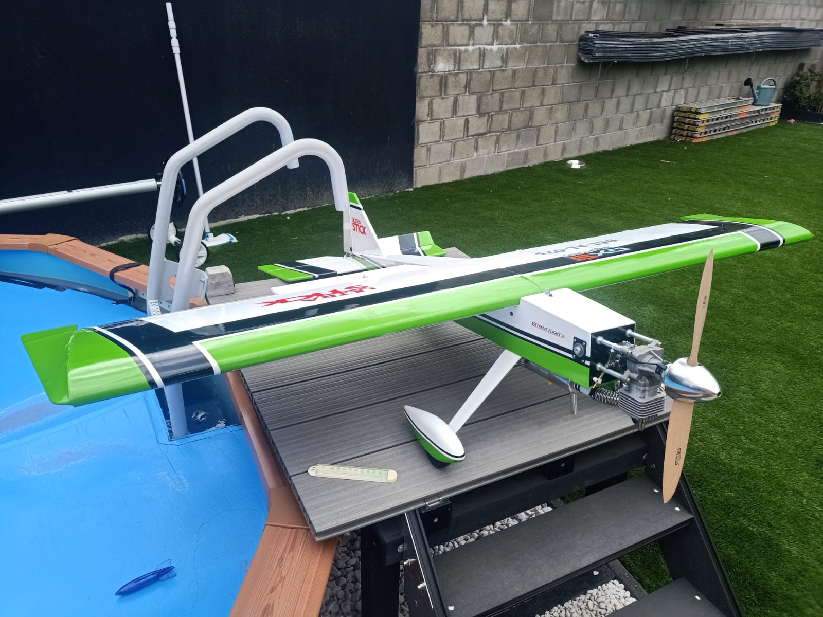 Te koop - Ultra Stick | ModelbouwForum.nl