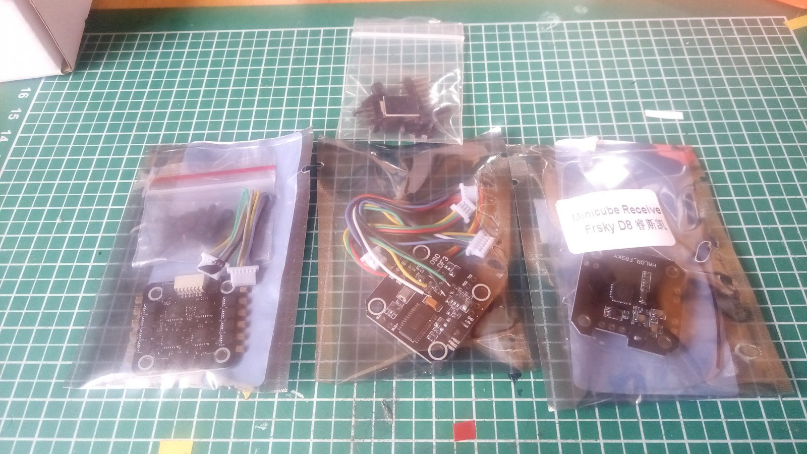 auropack02.jpg