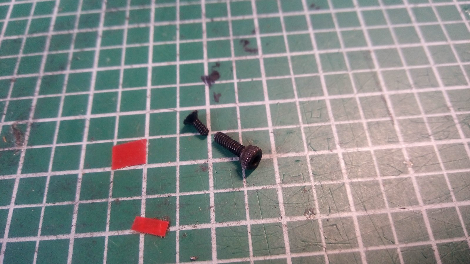 auroscrews01.jpg