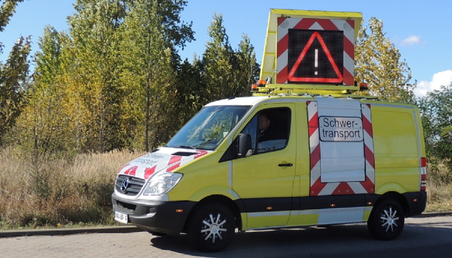 BEGELEIDINGSVOERTUIGEN.04.jpg