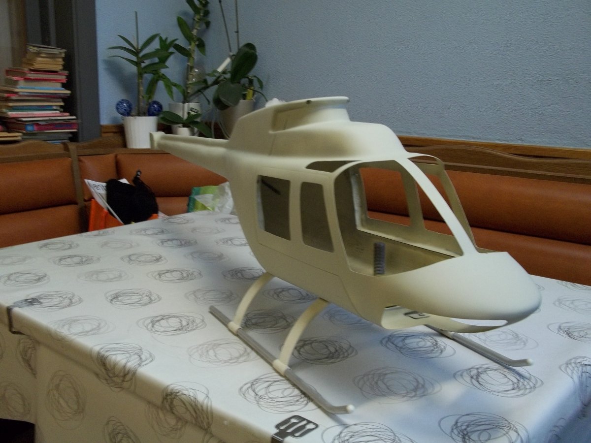 bell 206 + spuitplamuur 003.JPG