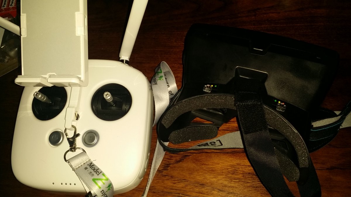 Dji contoler+VR.jpeg
