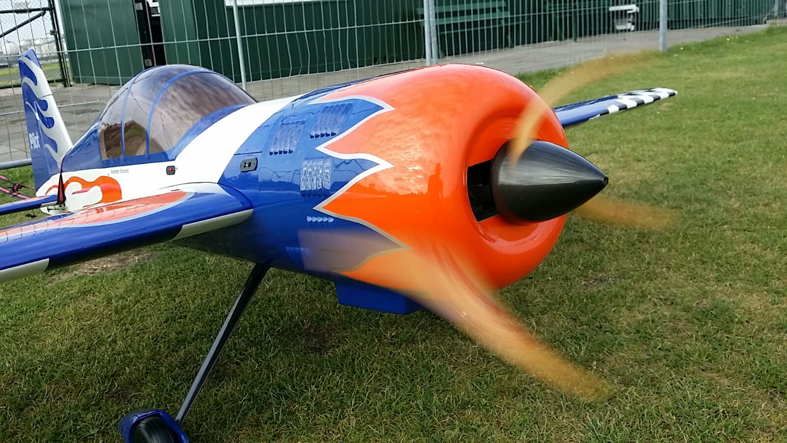 emcr02.jpg