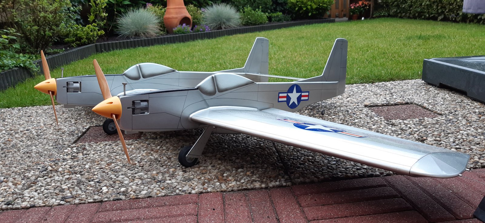 F82B-2.jpg