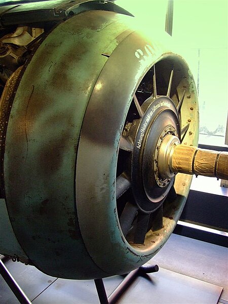 Focke-Wulf_Fw_190_nose.jpg