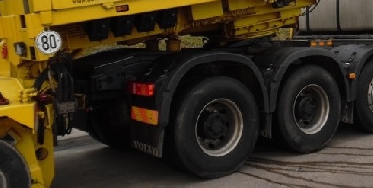 GERTZEN VOLVO FH 700.028.jpg