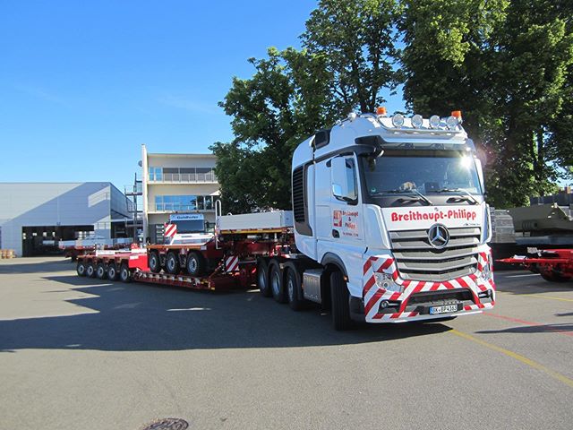 GOLDHOFER 5 bij 3. 01.jpg