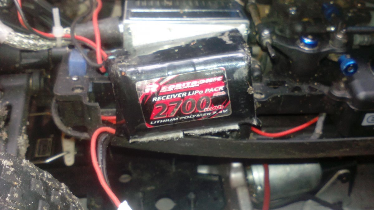 losi eight accu.jpg