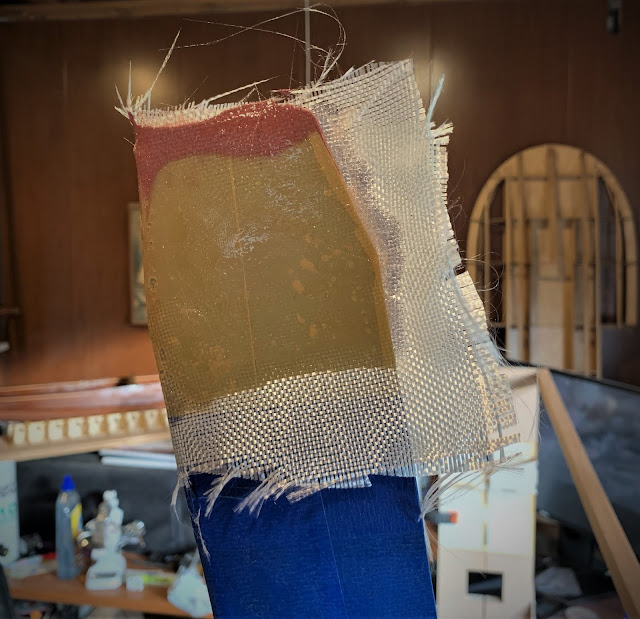Loswas gevolgd door glasweefsel met epoxy.jpg