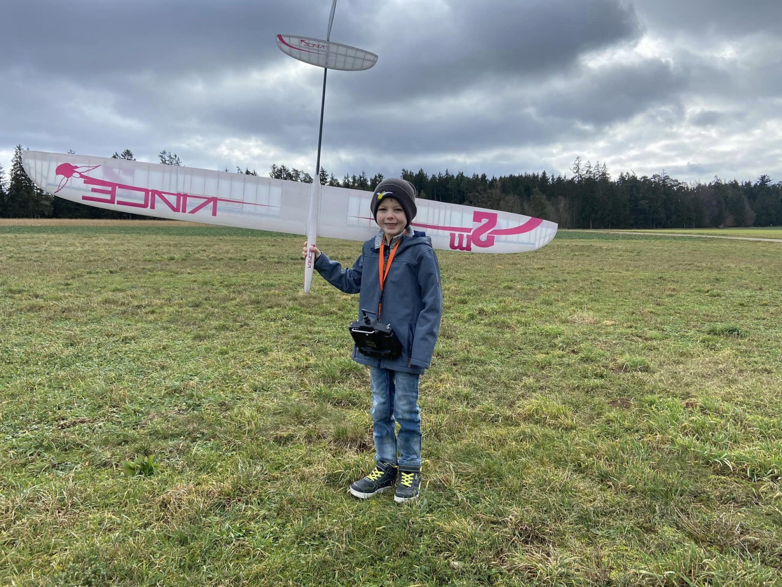 team pilot vince with 2m.jpg