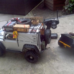 Axial SCX10 Dingo scale met aanhangwagen, met dank aan Koos