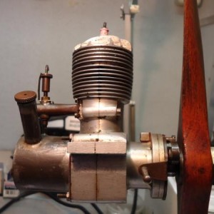 "WESP"brandstofmotortje 10 cc  bouwj. 1946/47.