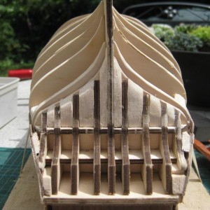 De achterzijde van het schip na schuring