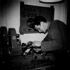 Met mijn nieuwe Myford in 1957.