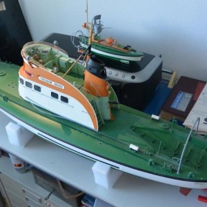 Heuss RTF (wrakje c.q. sjompie, gelukkig niet doorgeroest epoxy, wel krom van de zonnewarmte)