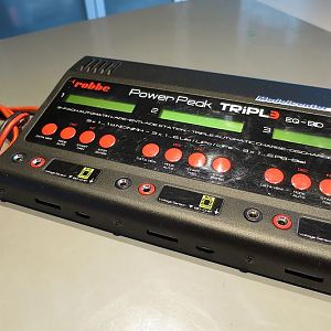 Lader Robbe Powerpeak TRiPL3 (8541) 2
