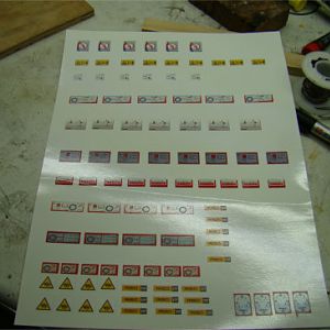 523