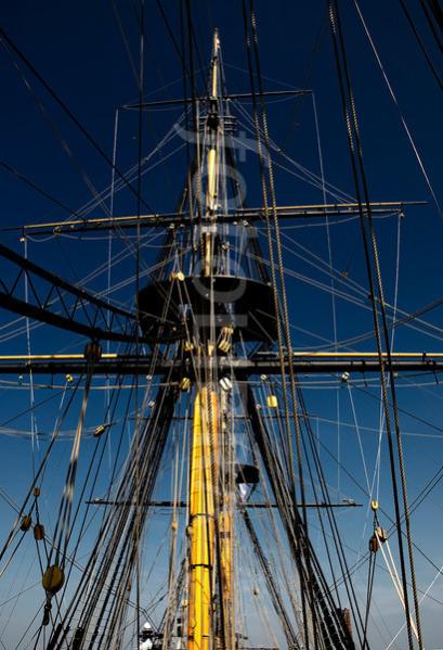 421386 the main mast of hms victory