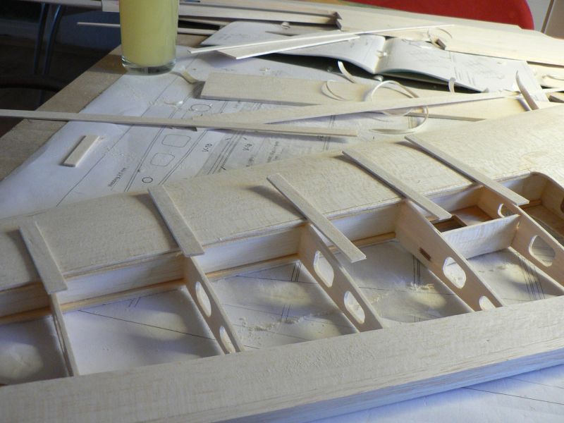 Afwerking ribben voor mooie folie-bespanning