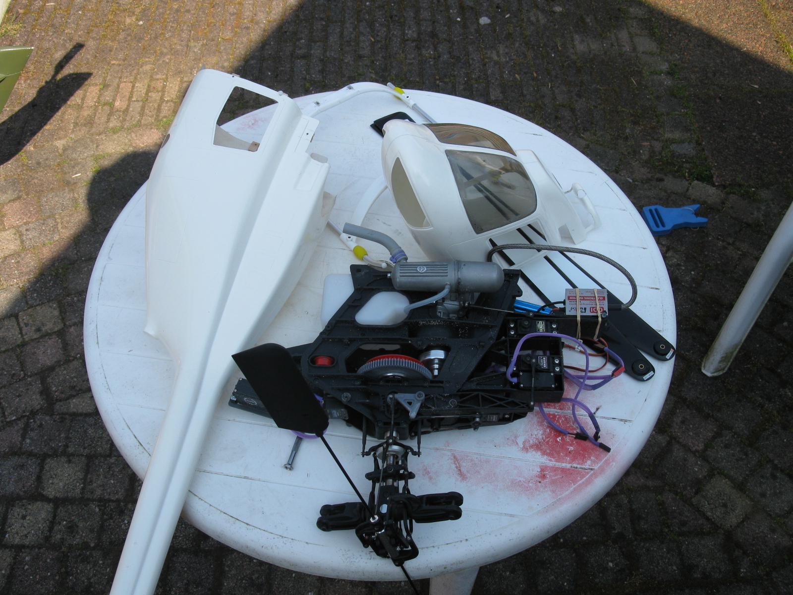 De heli weer gereduceerd tot een hoopje....