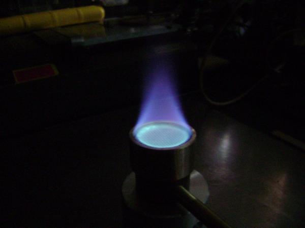 Eigen gemaakte gas brander 002  

Grotere vlam