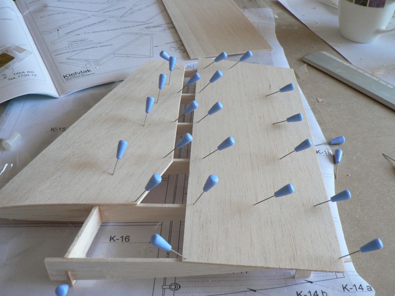 En het eerste deel van het kielvlak ingelegd met 2mm balsa