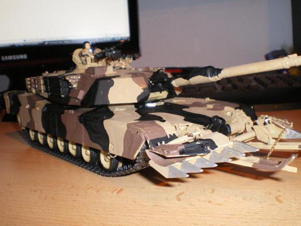 M1A1 Abrams met mijn plug