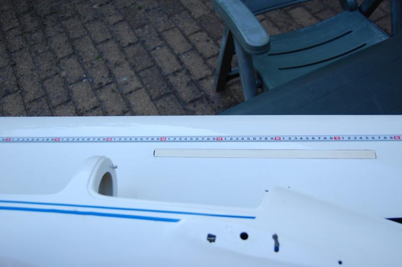 plaats van remkleppen, vleugel ligt van links(romp) naar rechts(tip). Remklep begint op 39 cm vanaf de wortel.