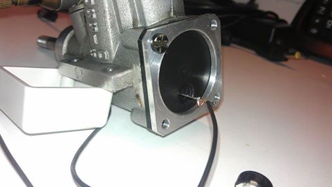 Plaatsing inductieve sensor in achterkant motor