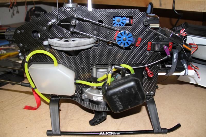 Rc erik 2012 02 15 trex 700 benzine 23cc (5)
